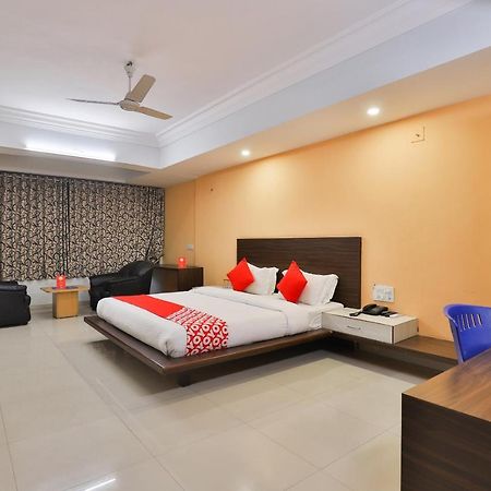 Infocity Club And Resort Gandhinagar Dış mekan fotoğraf