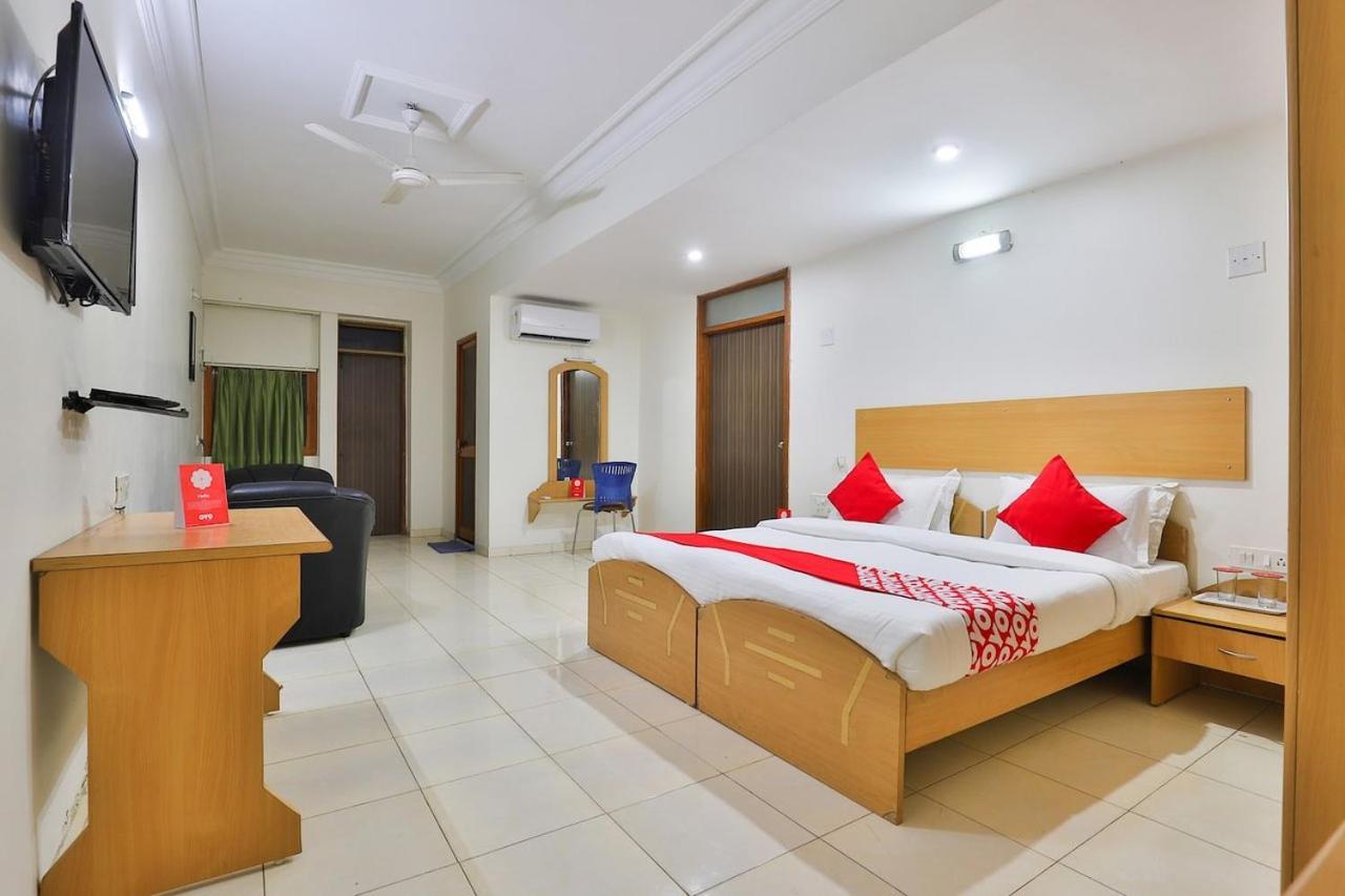 Infocity Club And Resort Gandhinagar Dış mekan fotoğraf
